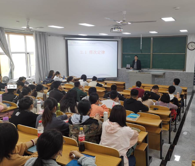 数字化素养跨学科才能有机融合增设人工智能等新式课程 数字化素养跨学科才能有机融合增设人工智能等新式课程